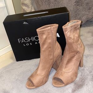 STEP INTO THE LIGHT BOOTIES FN